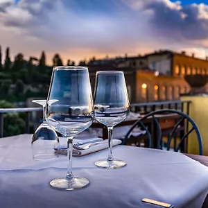 Отель La Scaletta Al Ponte Vecchio, Флоренция